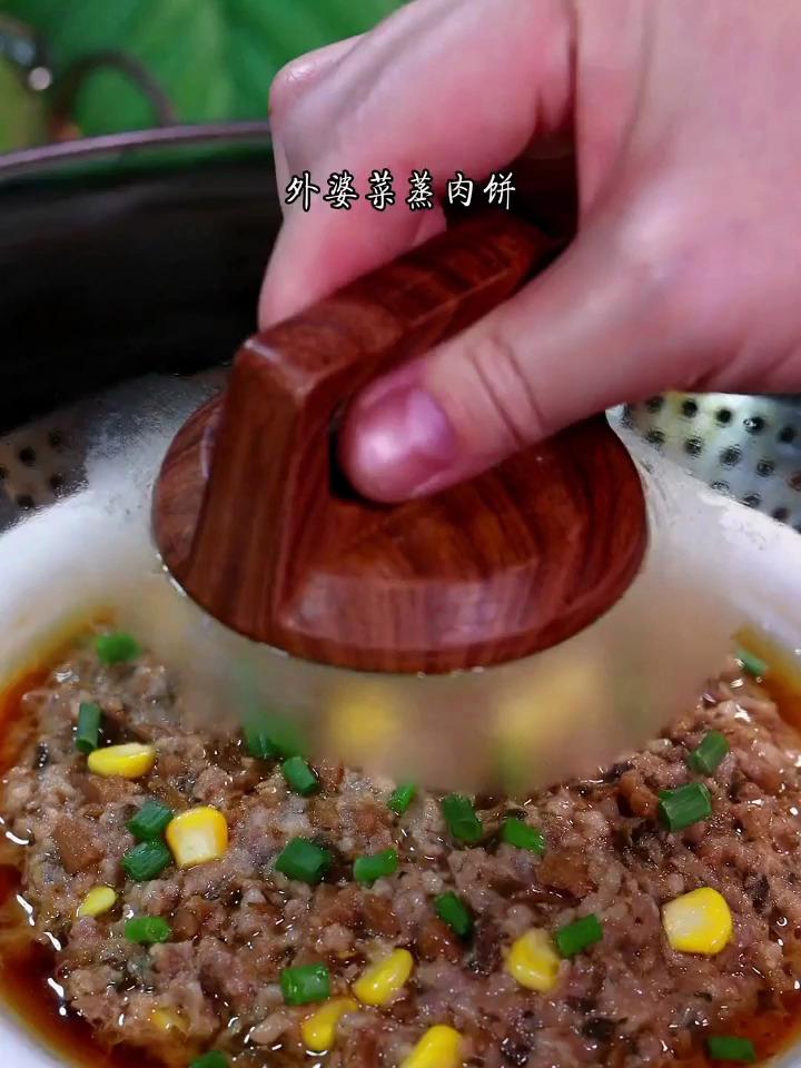 广东妈妈最喜欢做的家常菜,外婆菜蒸肉饼,好吃又下饭