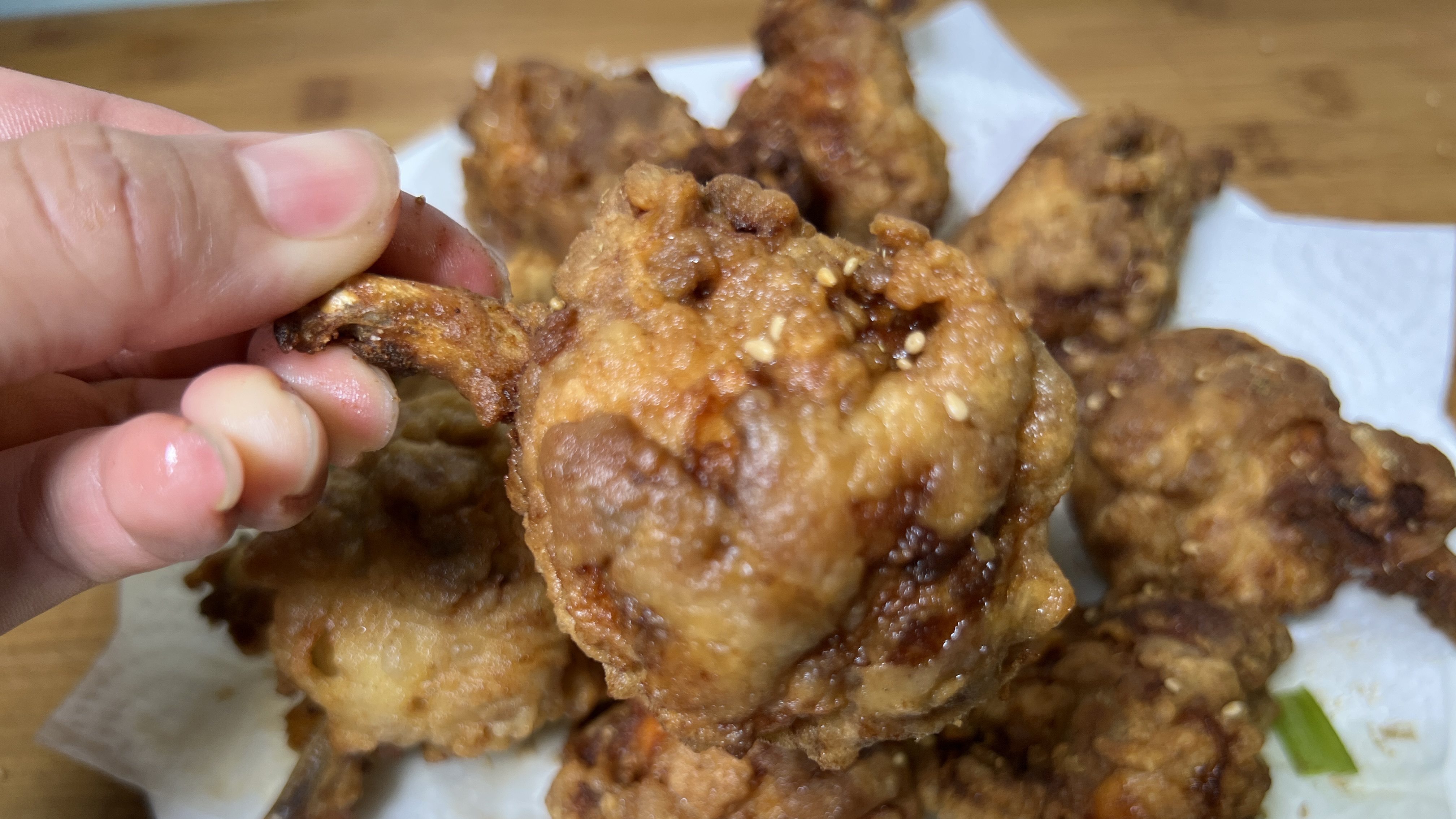 16元买了10个鸡翅根,孩子点名要香酥翅根,外皮酥脆,肉质鲜嫩