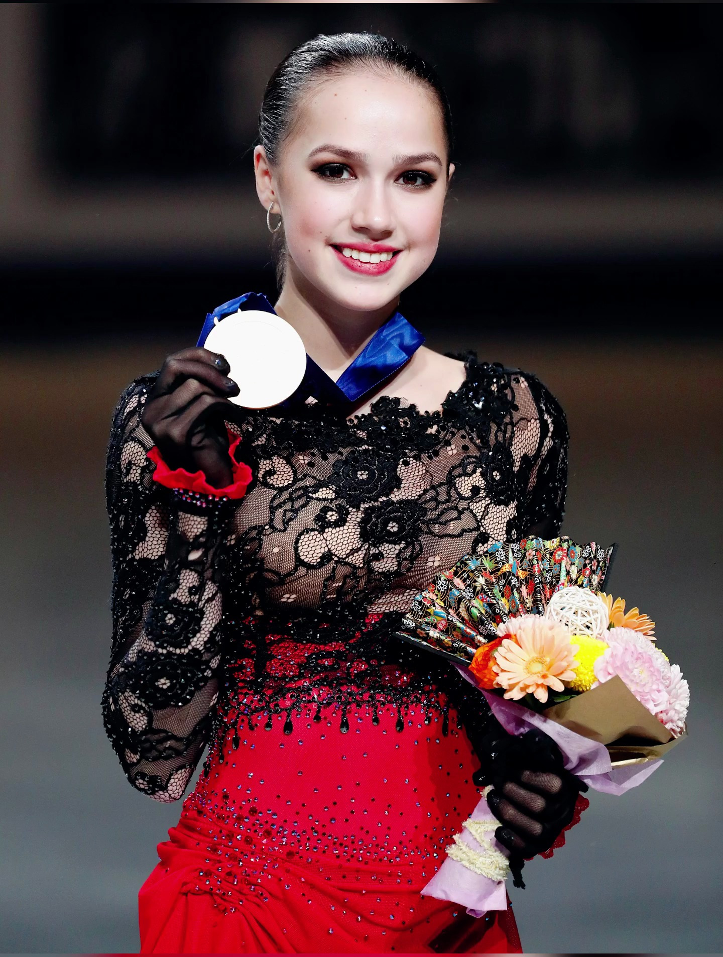 花滑妖精梅德韦杰娃,宛如仙女下凡,邪魅一笑将成为永远经典 二-度小视