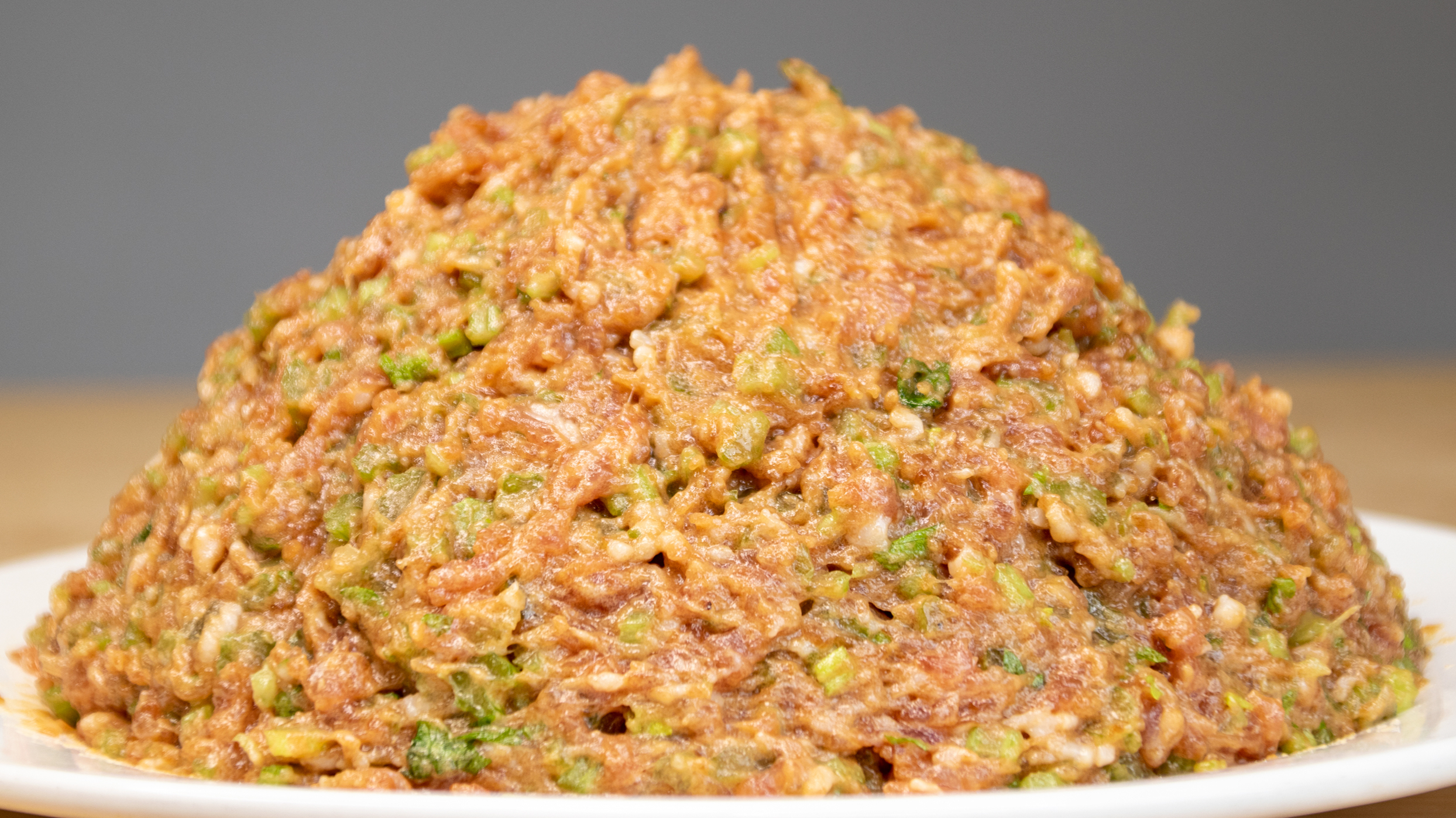 芹菜猪肉饺子馅怎么调好吃？秘制配方比例详细，饺子鲜嫩又多汁