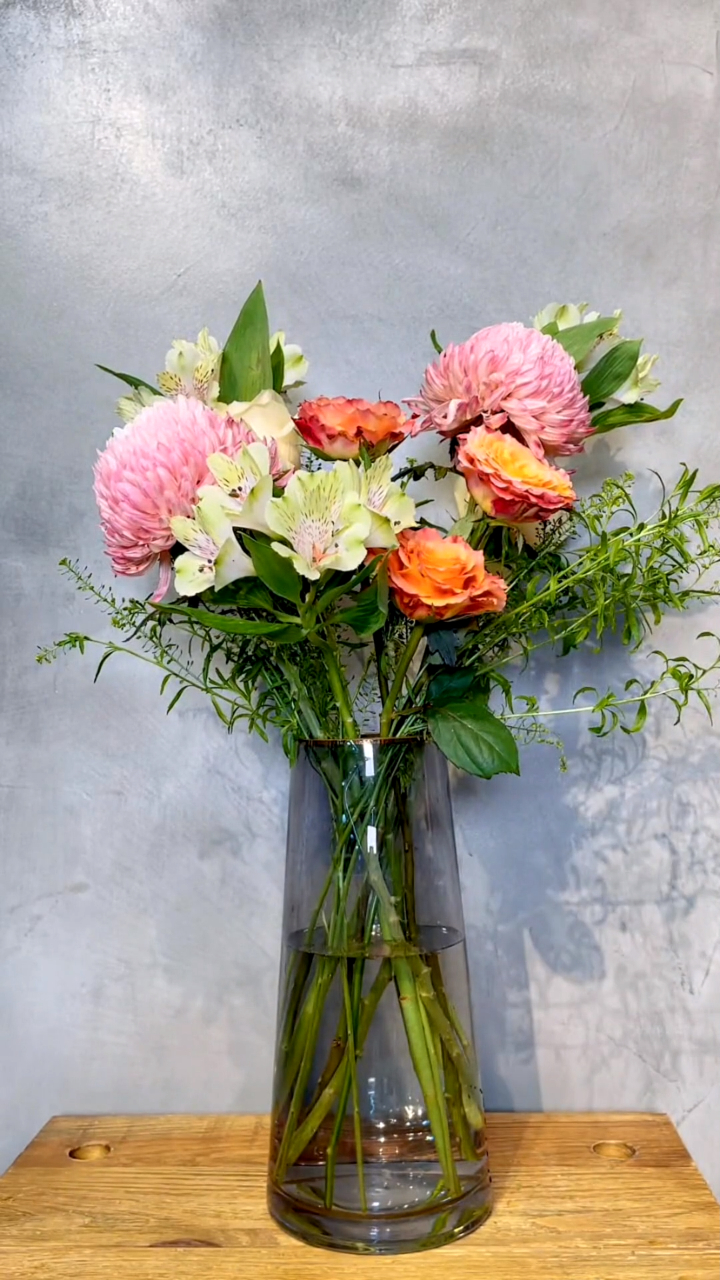 简约大气家庭瓶插花分享