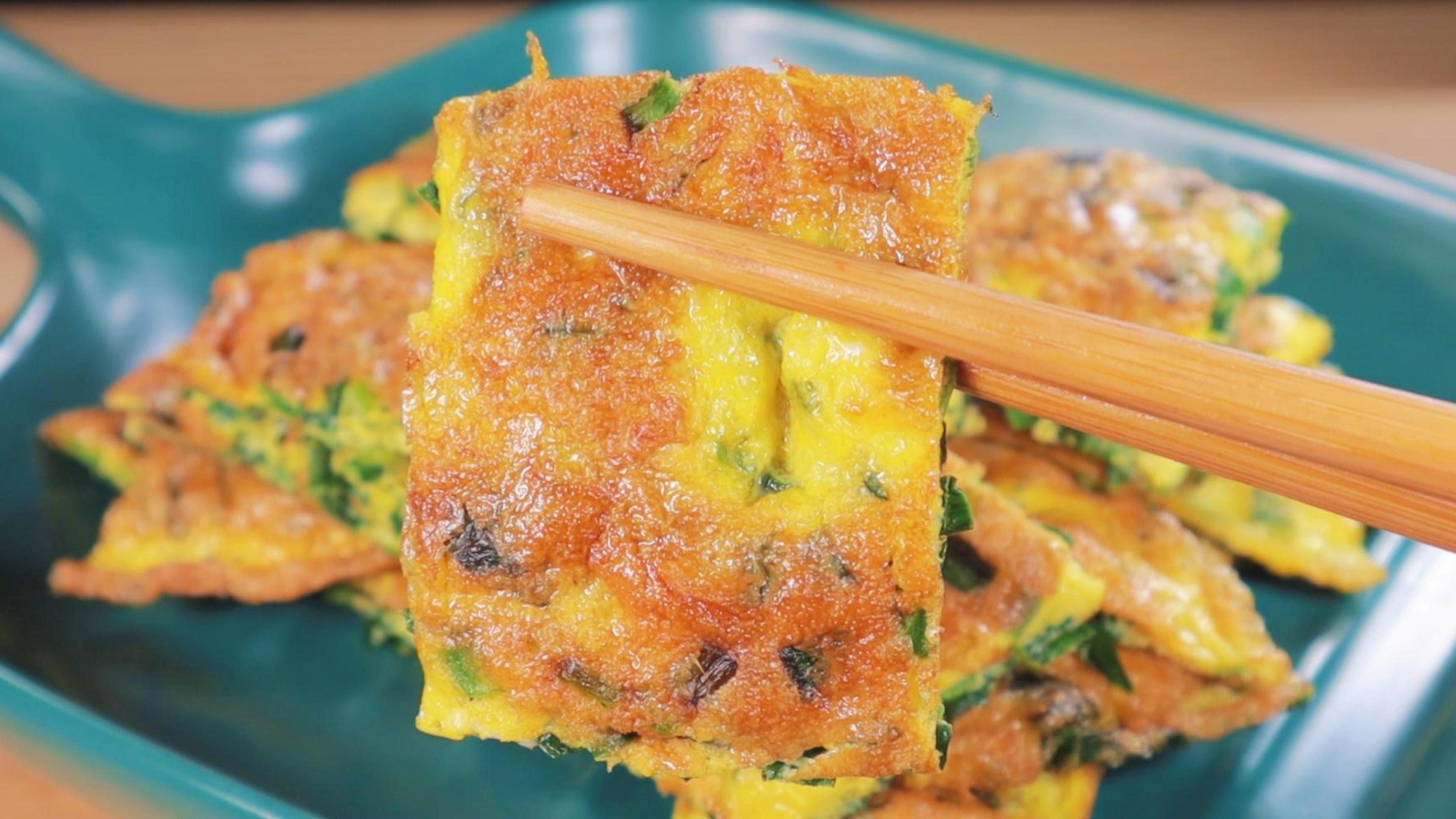 这才是韭菜煎鸡蛋的正确做法,简单易学好操作,又鲜又香