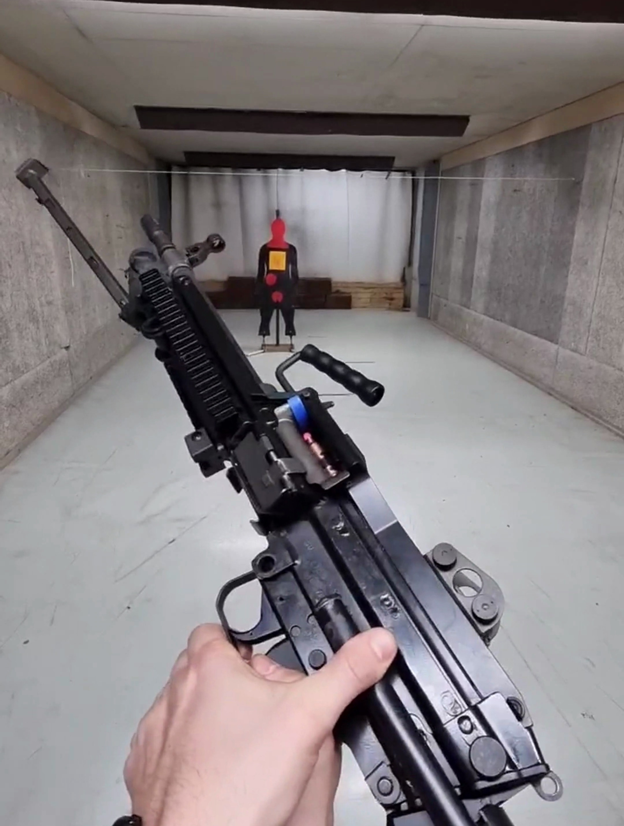 室内靶场射击:大菠萝m249轻机枪