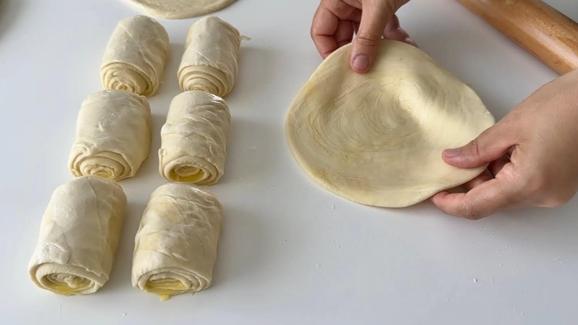 如果家里有面粉、水和盐，任何人都可以轻松制作这个食谱