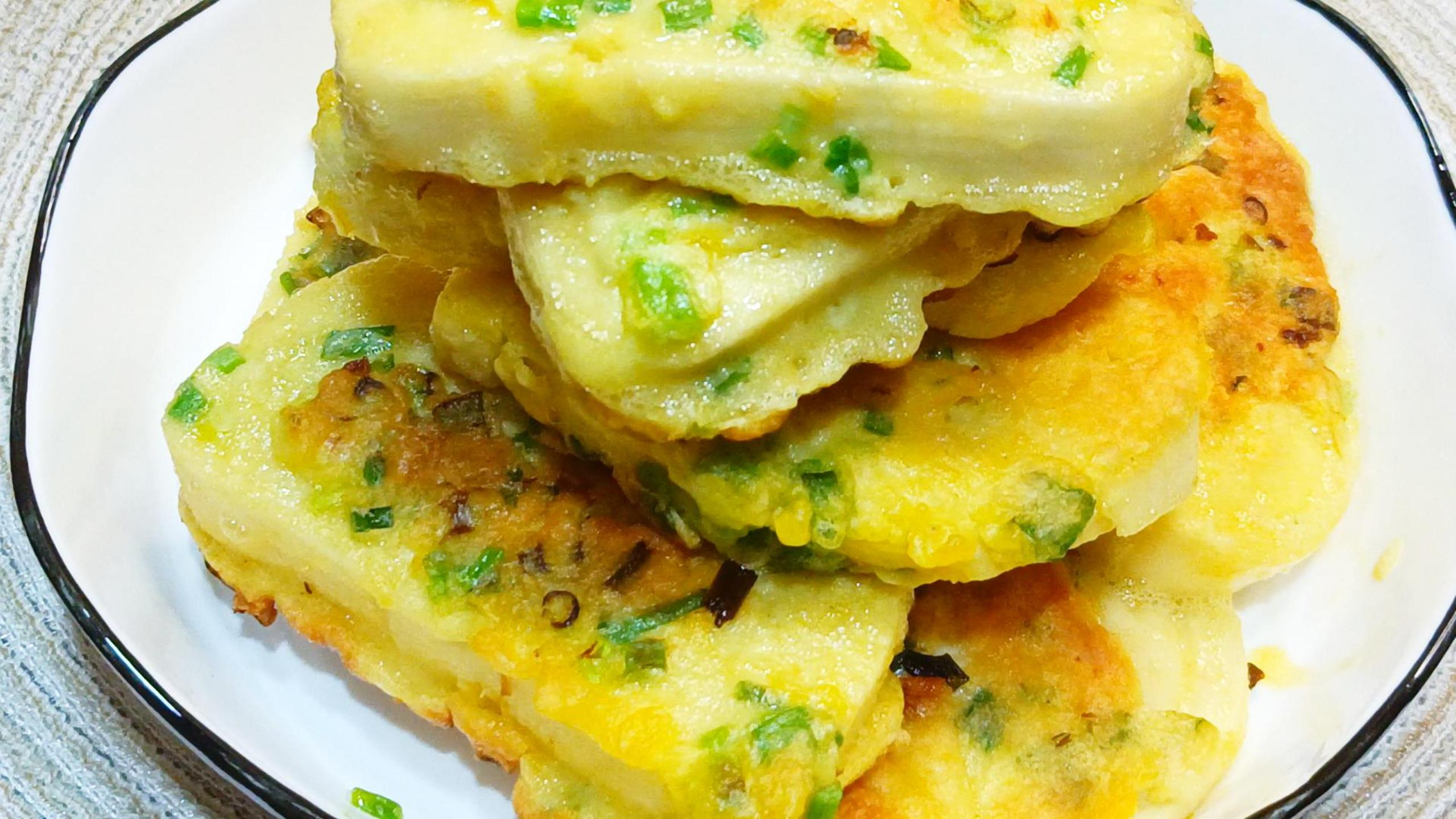 馒头新吃法,香煎葱花馒头片,葱香味十足