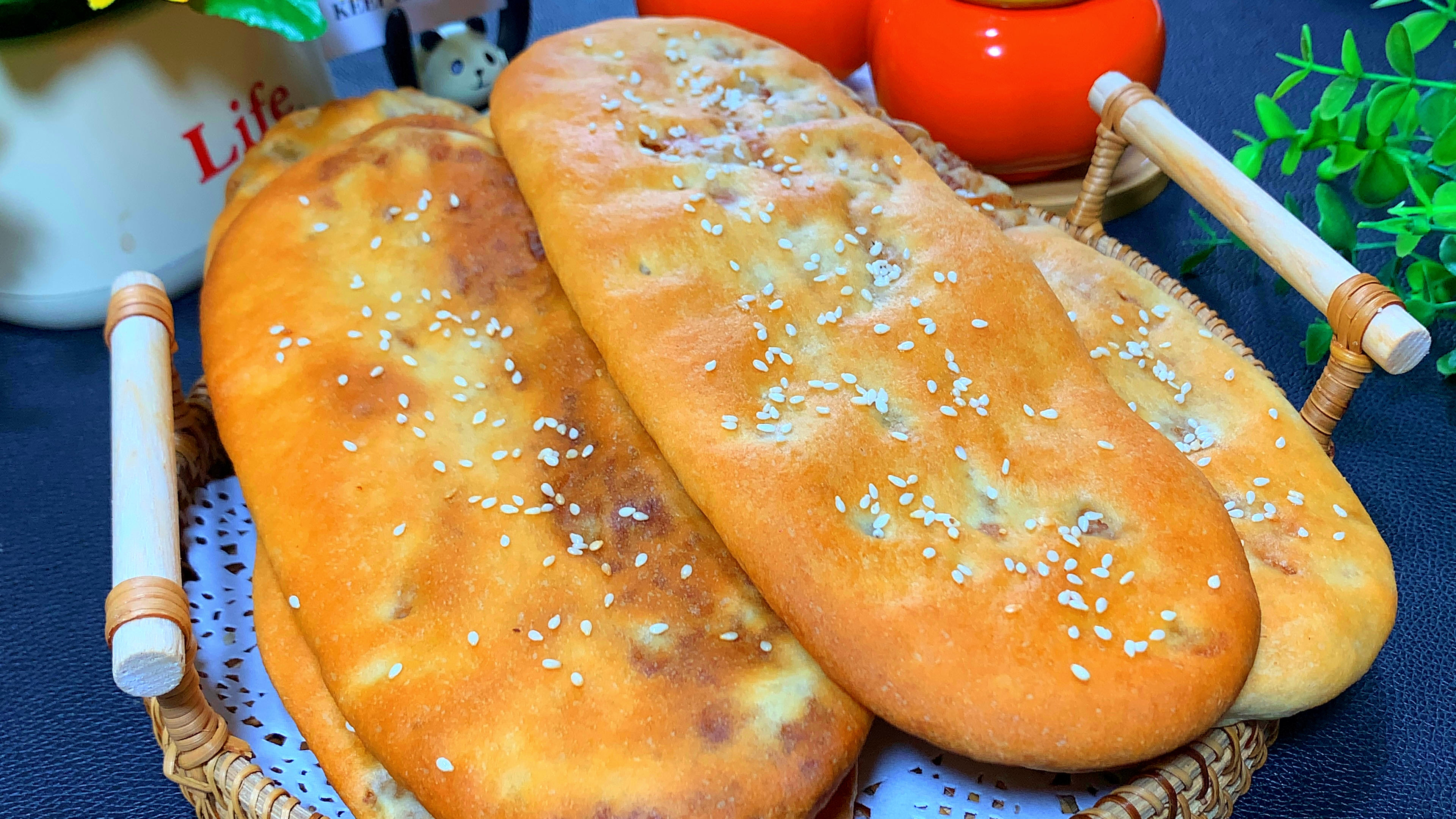 外面卖10元一个的鲜肉锅盔，在家也能做，成本只要1块钱，太香了