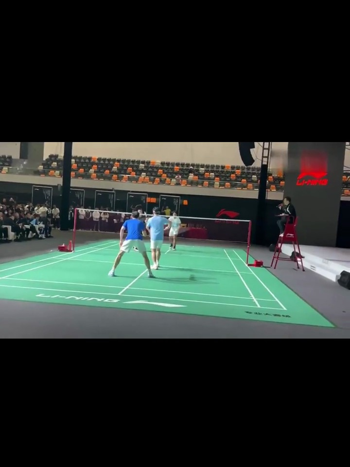 羽毛球趣闻偷发傅海峰后场成功不容易