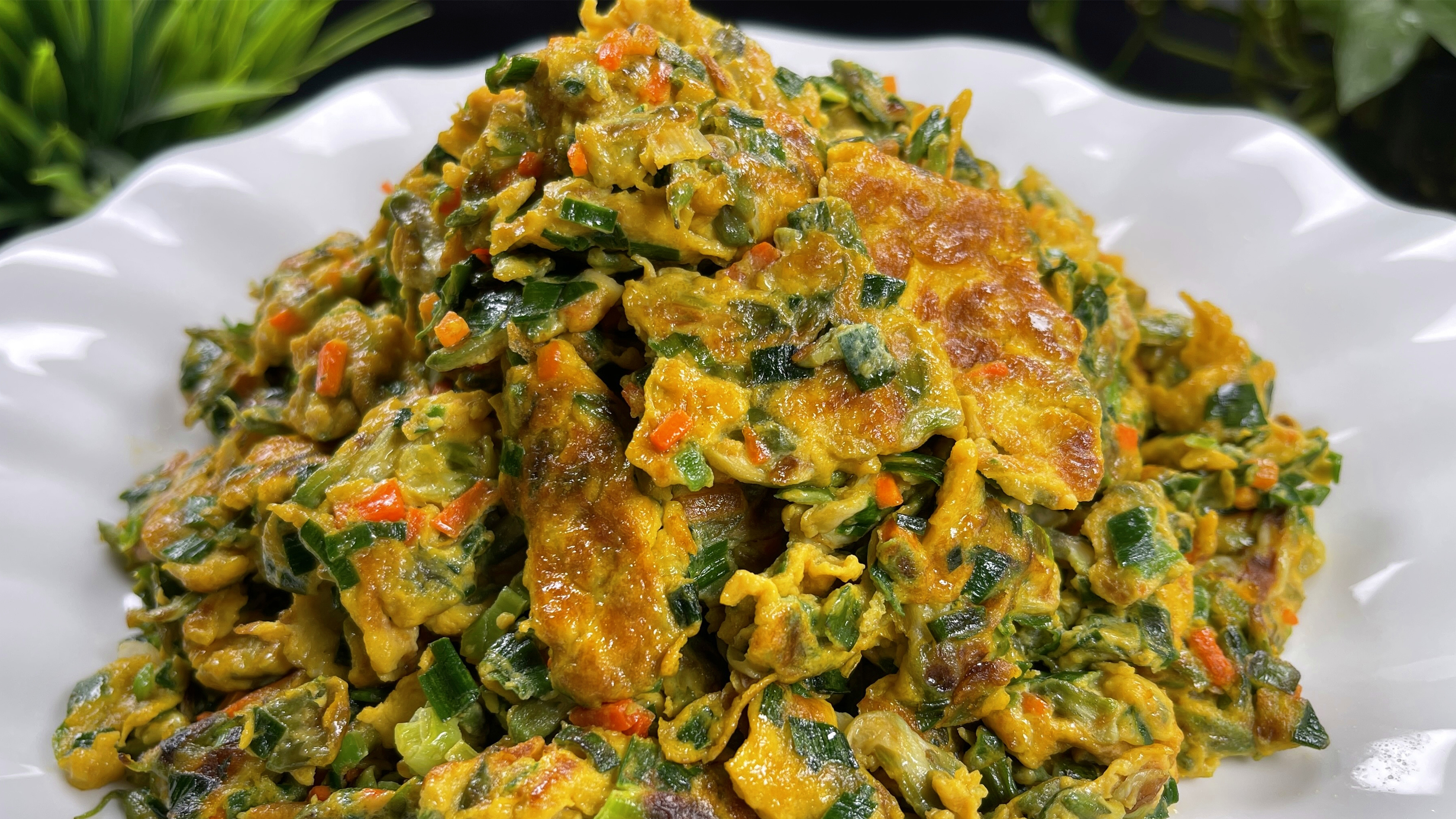 槐花炒鸡蛋,到底先炒槐花还是鸡蛋?很多人都搞不懂,大厨来教你