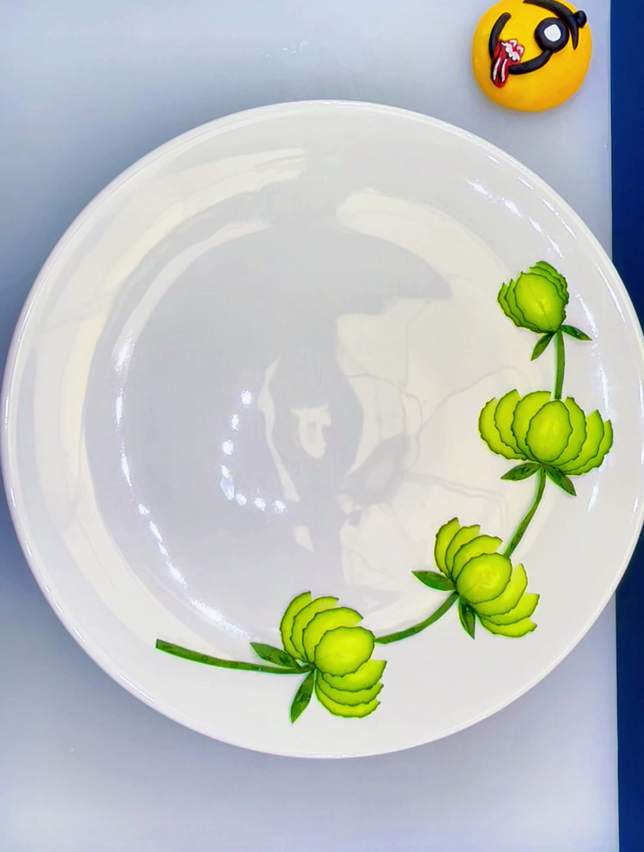 黄瓜摆花创意盘饰创意摆盘技巧教程,简单又好看,你学会了吗?