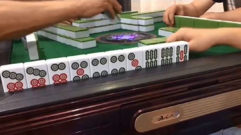 四川麻将实战篇起手就是清一色就是一直摸不到牌差点赢不了