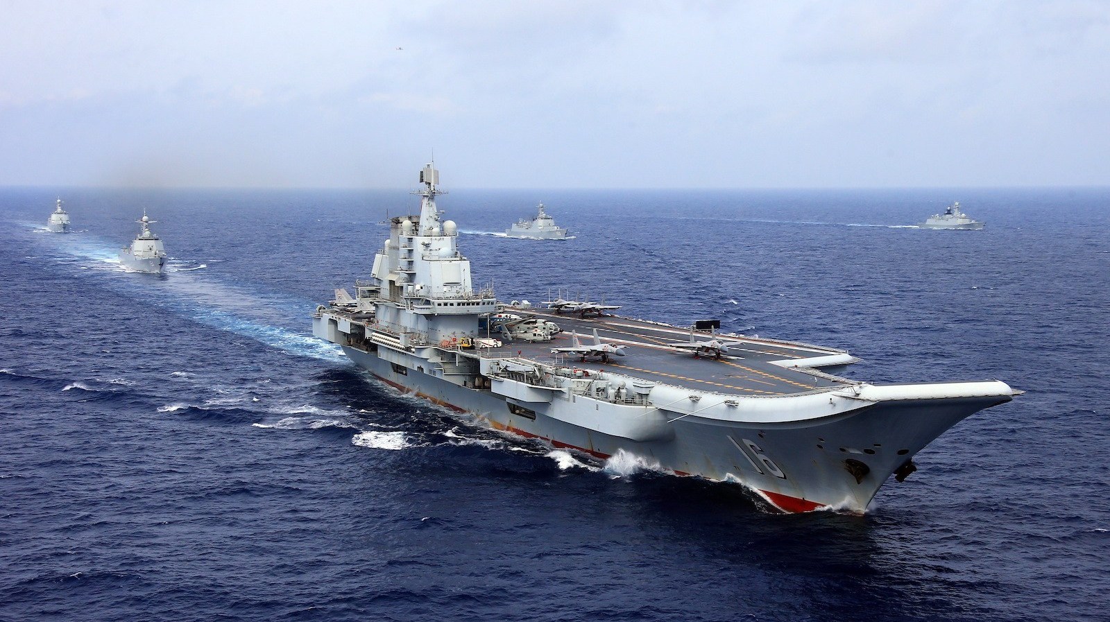 以美国为榜样,中国山东舰战斗群应如何搭配?一战斗能力反超美军