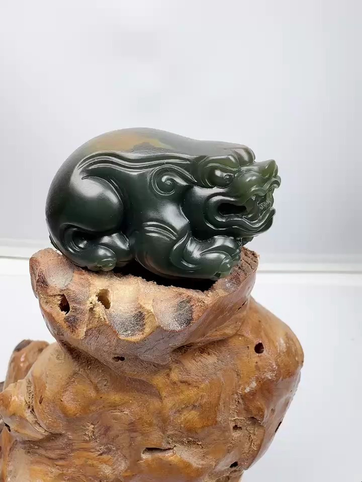 籽料沙枣青霸王貔貅