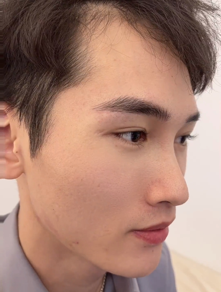 从侧面看也是英武帅气,这样的男士眉太绝了!-度小视