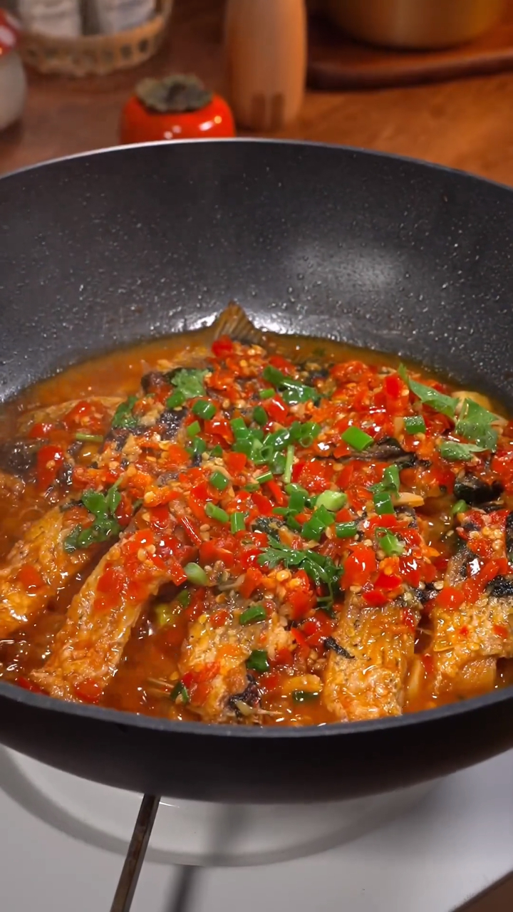 超级下饭菜剁椒鱼腩,酸辣开胃肉质焦香嫩滑,家人都超香吃-度小视