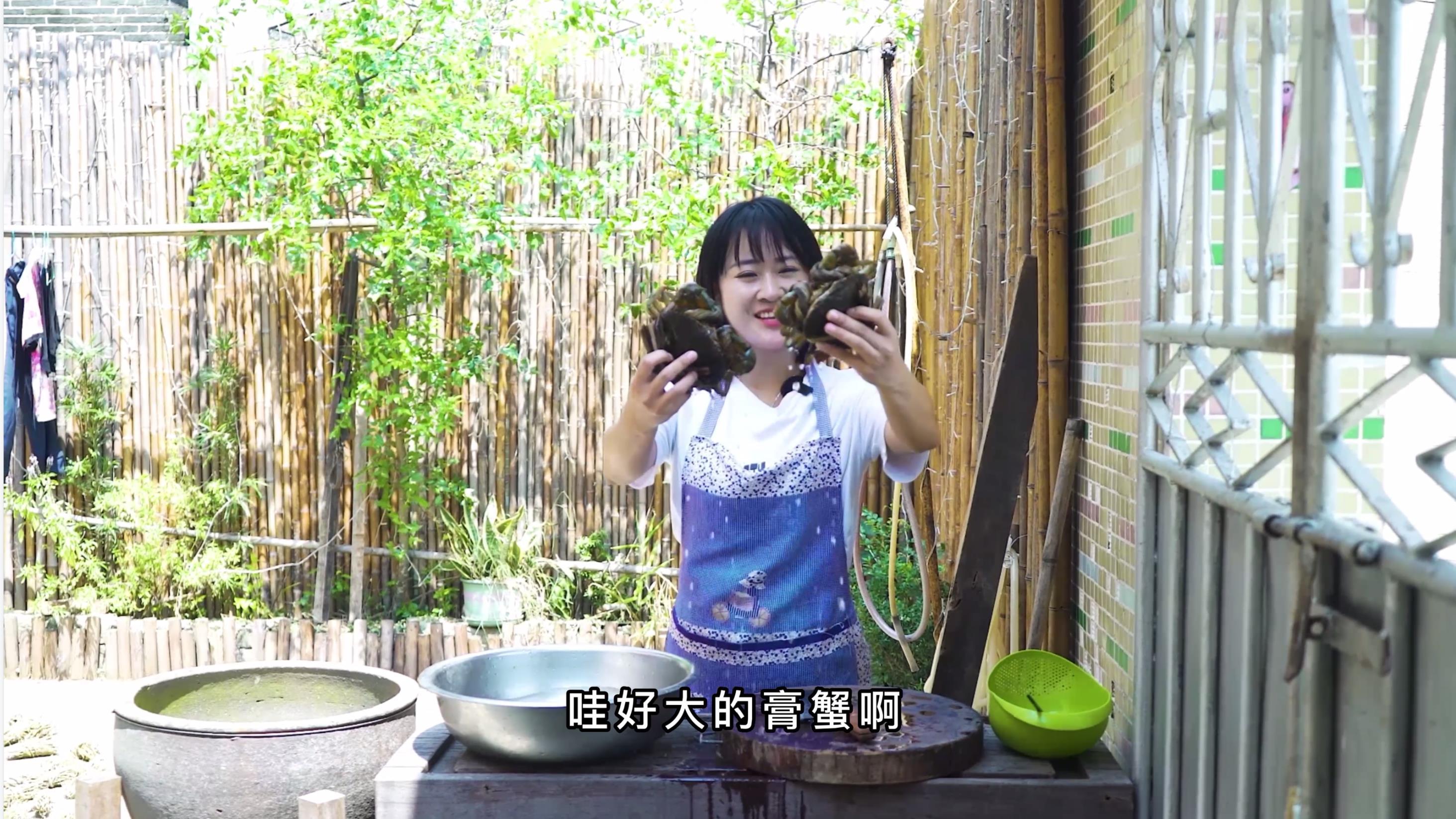 阿渔妹煮锅粥就用了几百块钱 网友们你说这锅粥在外面吃值多少钱