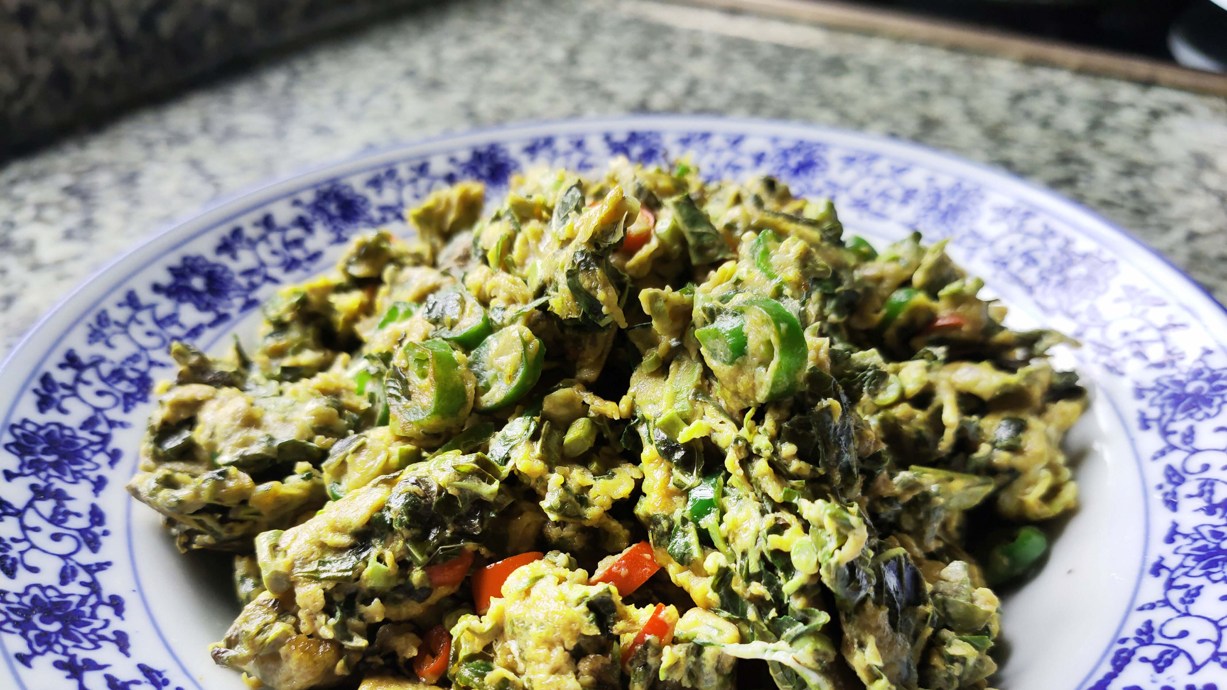 香椿炒鸡蛋家常做法,鲜香入味,简单又美味,一上桌都抢着吃