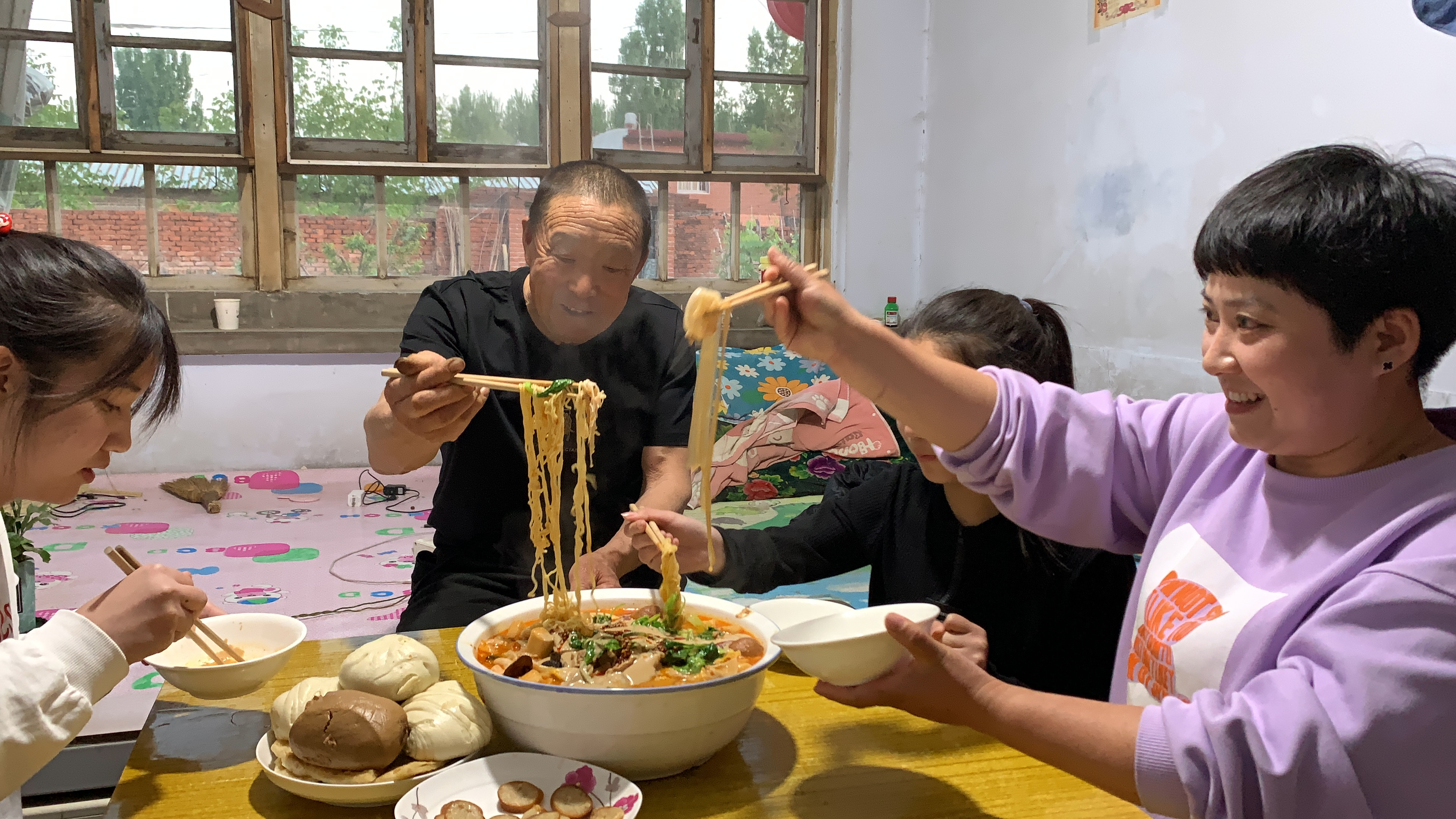 吃火锅剩下的菜肉做个家庭版麻辣烫,简单方便还好吃