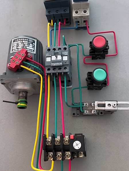 电工教学 自锁电路的接线方法!-度小视