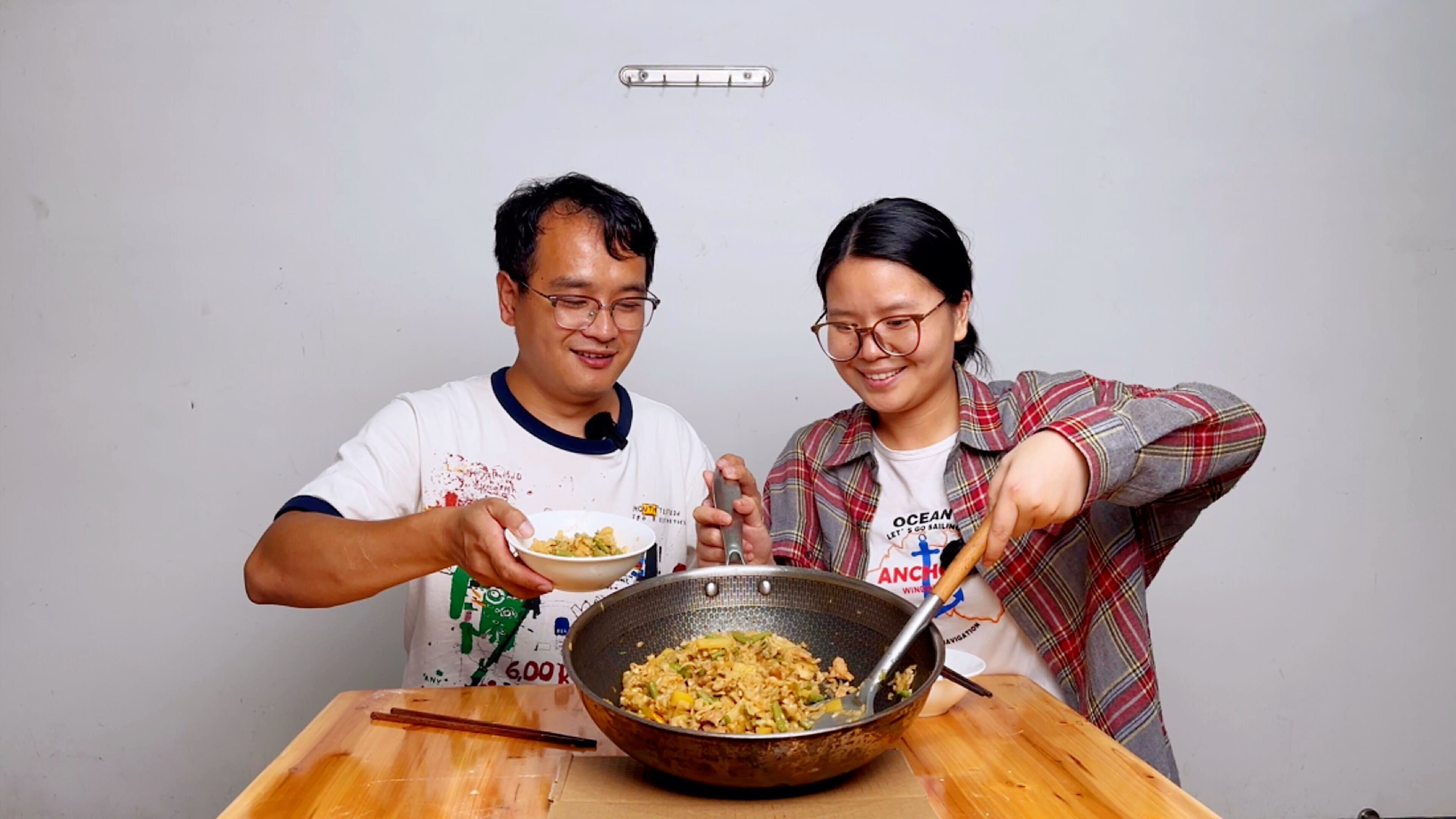 媳妇嘴馋想吃啥？信心满满做拿手菜，结果意外翻车，太搞笑
