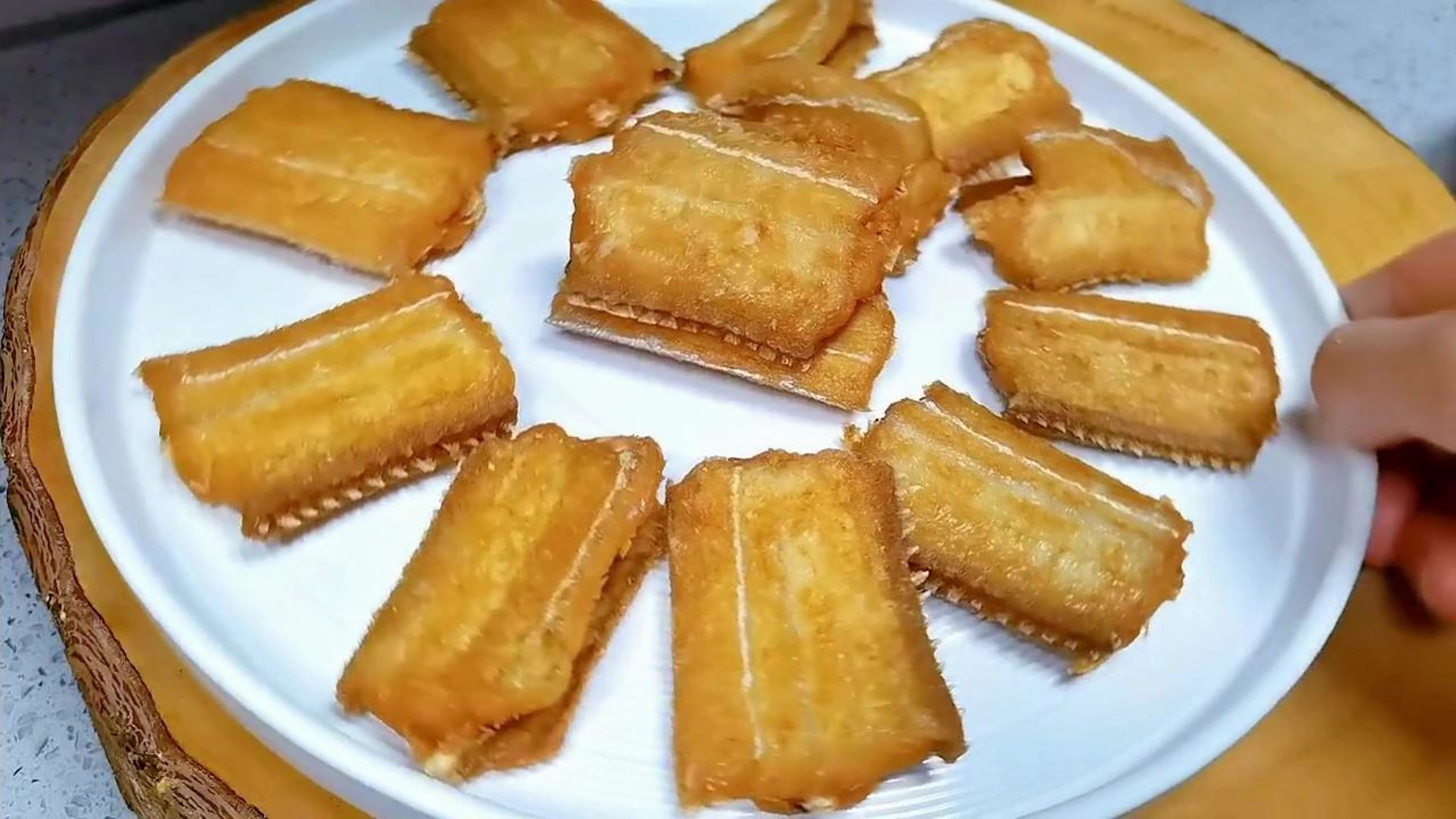 家常干炸带鱼的方法,适合厨房新手,好吃简单,酥香软嫩