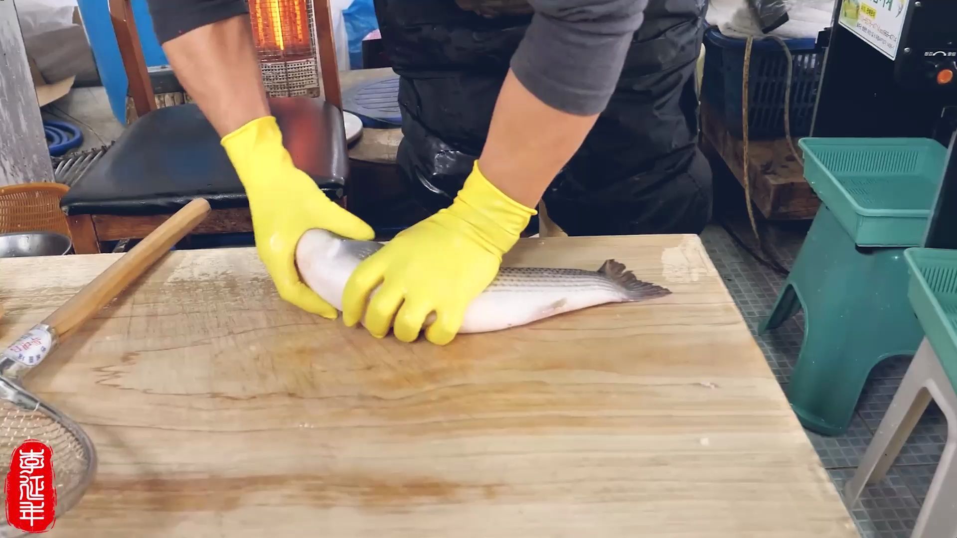 杀鱼的最高境界,分不清究竟是杀鱼还是在艺术表演!