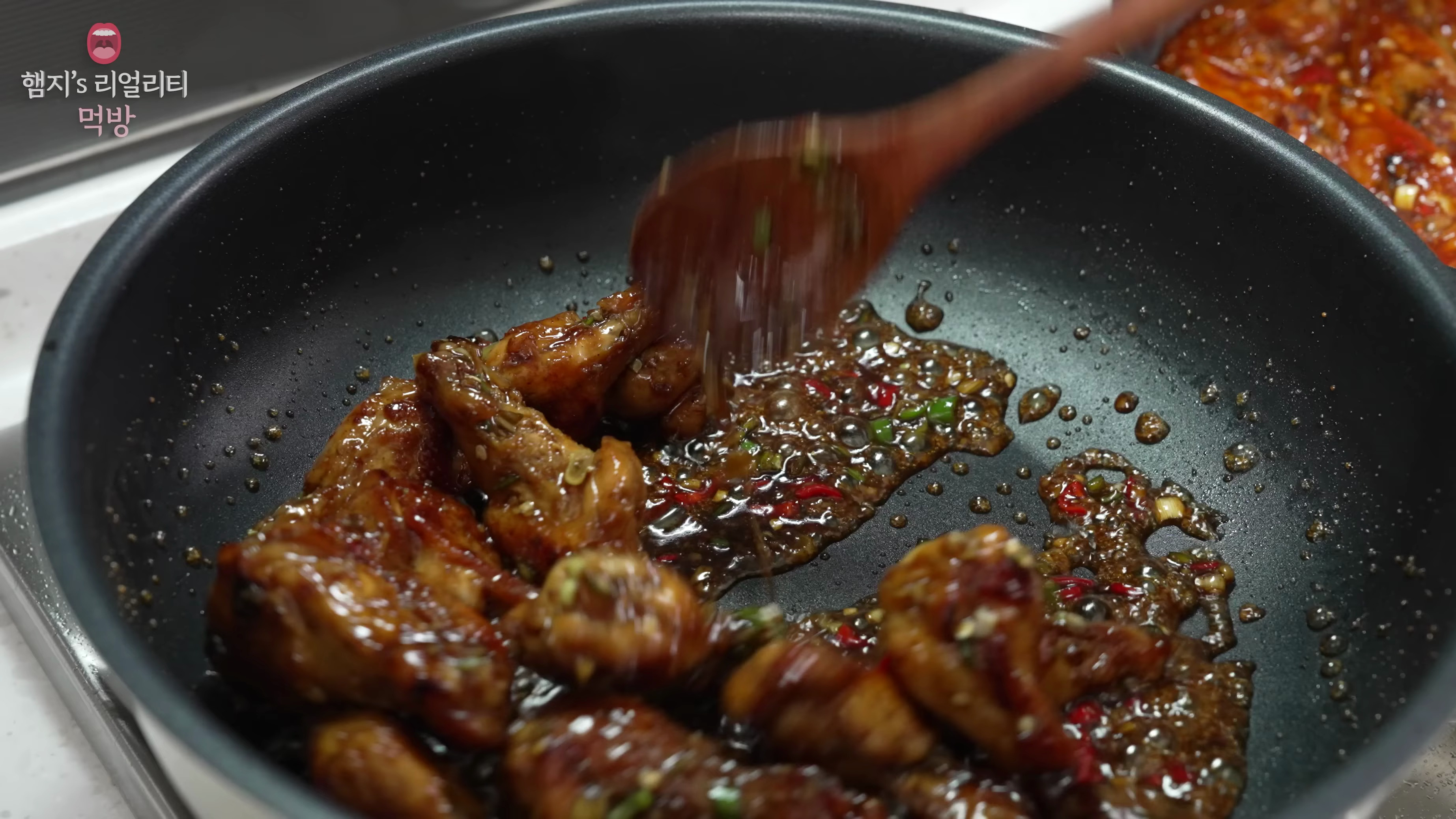 不要苦恼辣椒酱鸡翅&酱油嗡嗡棒,两个都做!啤酒,炸鸡饭MUKBANG