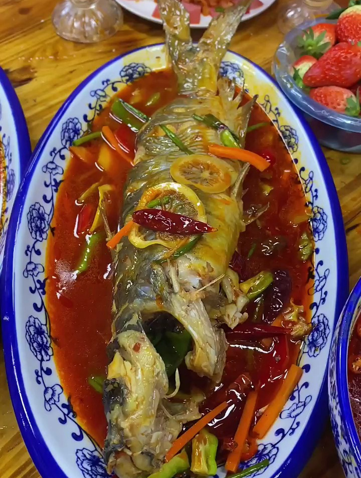 炮筒系列-炮筒鱼,十分钟出四筒,无油烟餐饮,口味非常好!