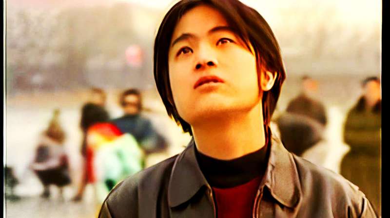何勇《钟鼓楼》MV，何勇弹唱，中国摇滚经典之作！,音乐,流行音乐,好看视频