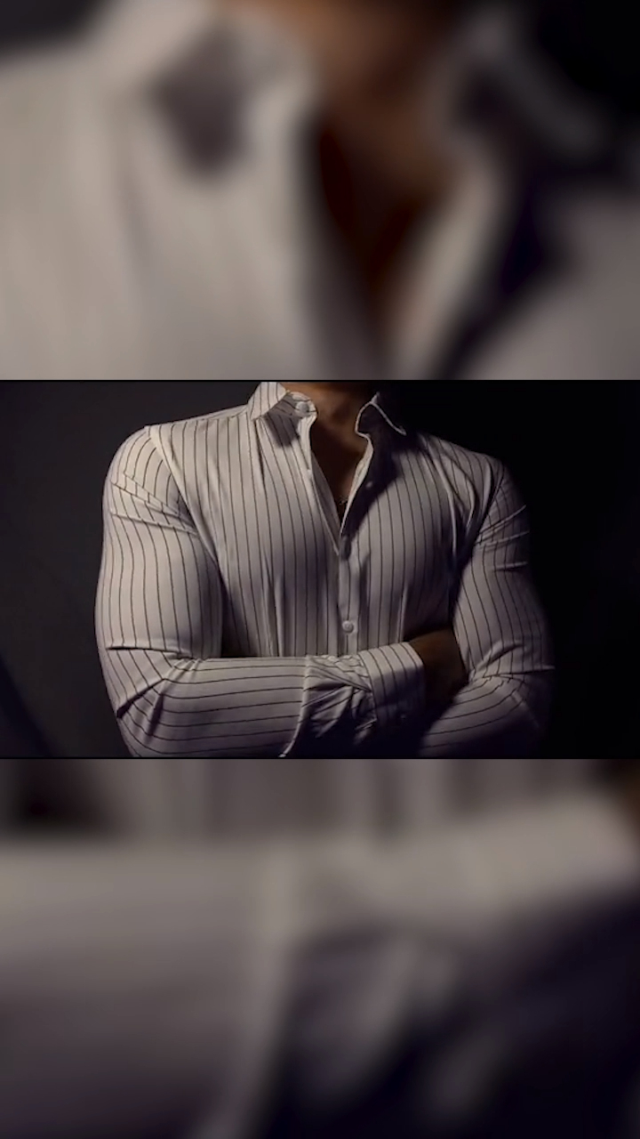 正经西装的样子好看吗?腹肌看多了,偶尔换个风格也不错