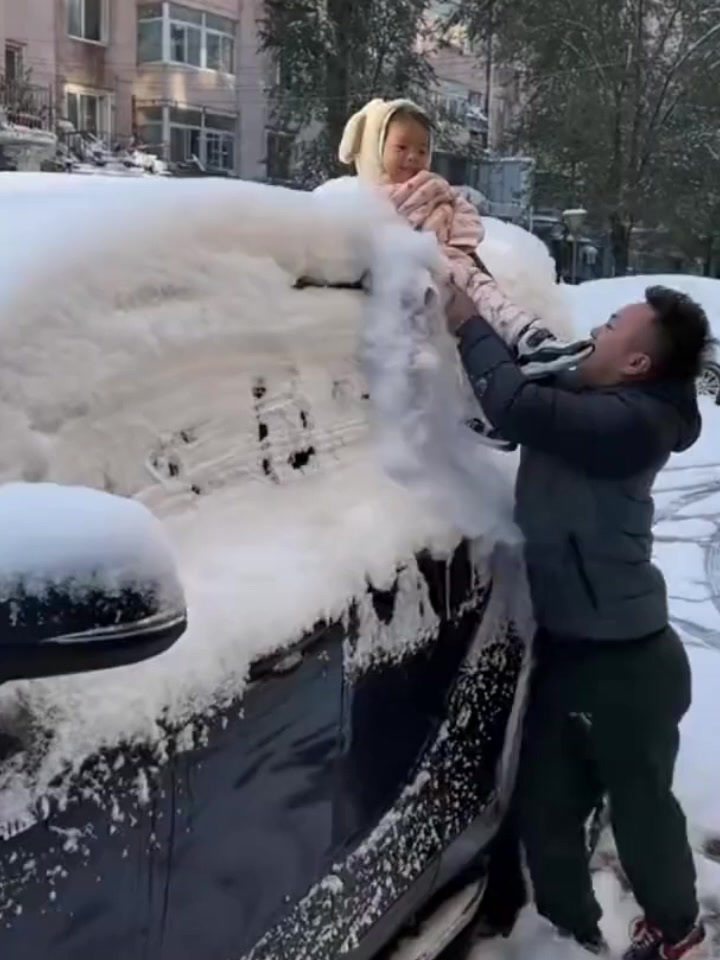 汽车除雪铲,多功能车用扫雪,玻璃除霜除冰刷子!