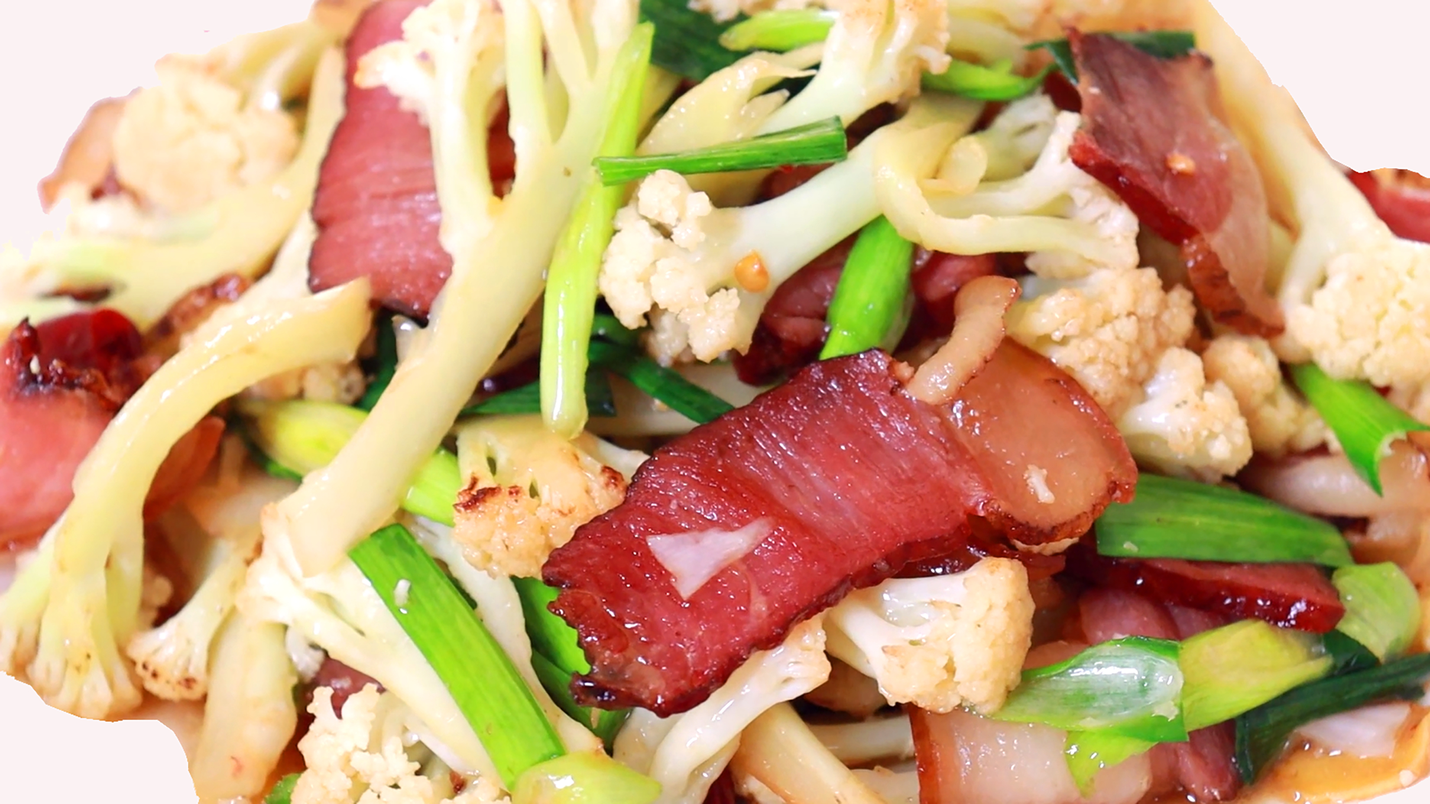 腊肉炒花菜，要不要焯水？教你正宗做法，腊肉不咸花菜清脆爽口