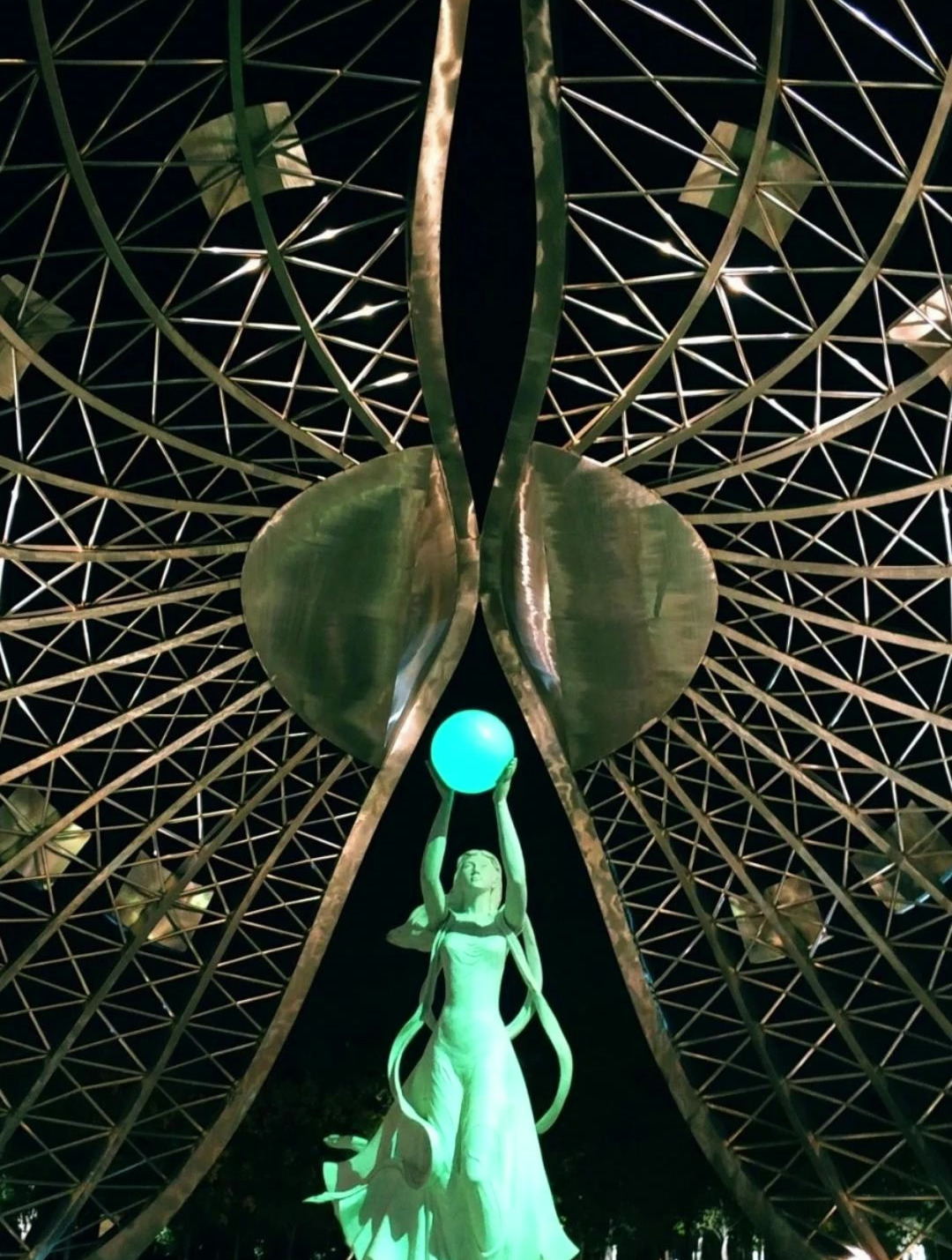 珠城河蚌姑娘意外走红