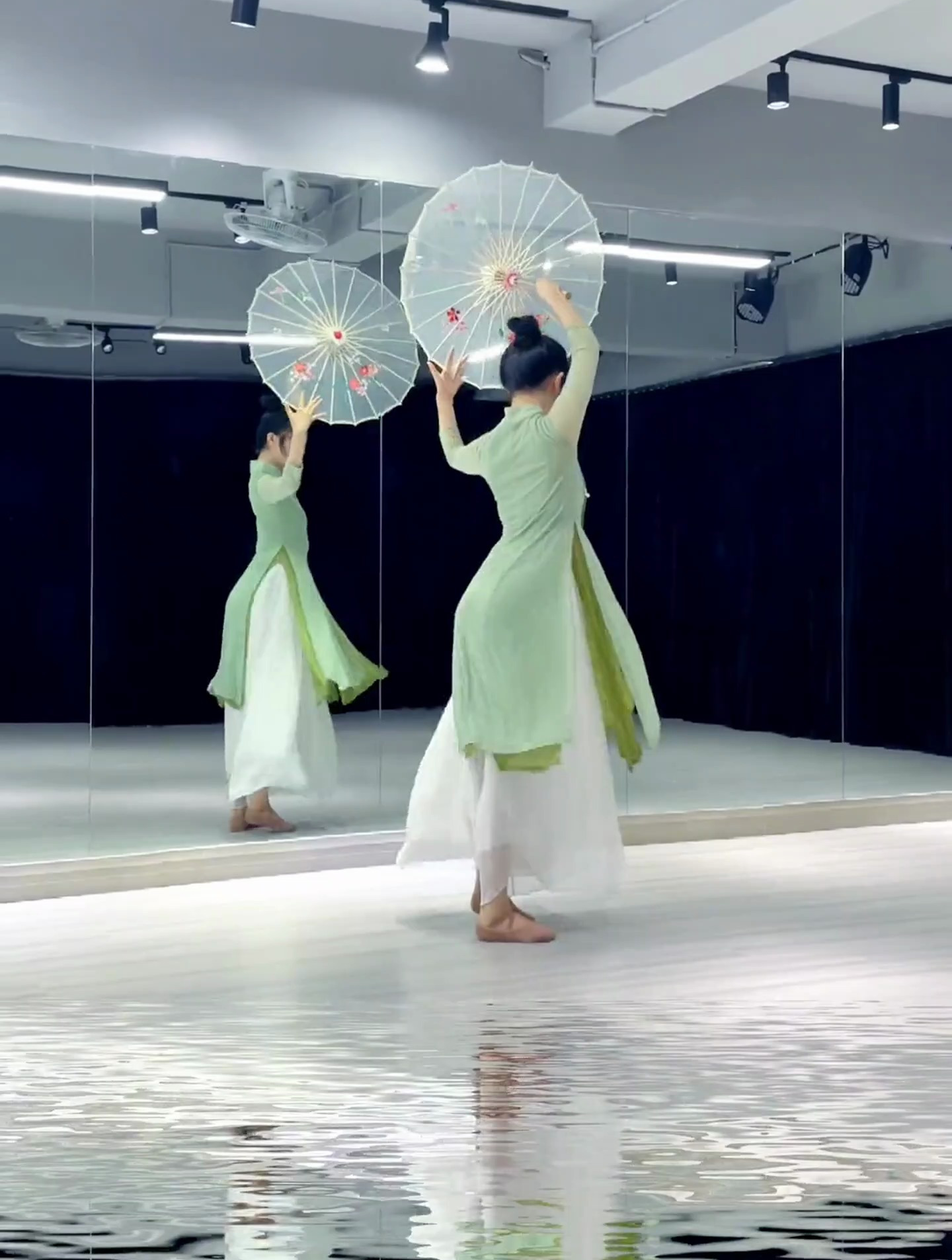 舞蹈《雨巷佳人》来啦,零基础也能学会