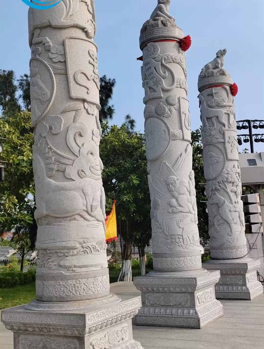 石雕十二生肖柱 景区雕花石柱子 十二生肖文化柱子石雕厂家