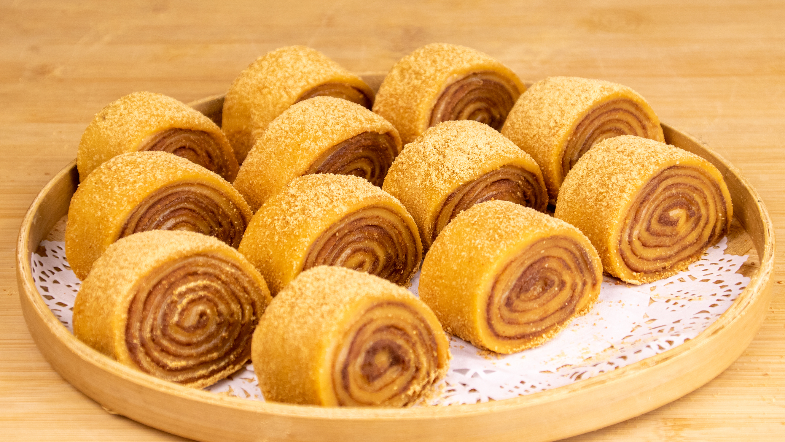 红薯别再煮粥吃了,教你在家做红薯豆面糕,软糯拉丝又多层