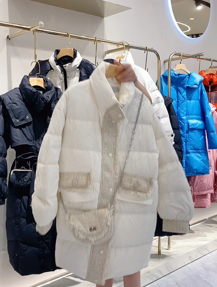 专柜羽绒服女装品牌维伊22年冬季高端个性时尚羽绒服女装尾货批发-度
