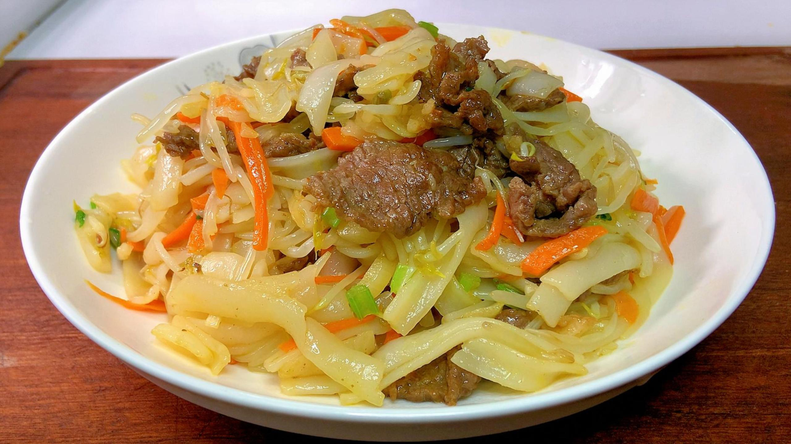 教你河粉好吃的做法,几分钟就能出锅,一次吃一盘,美味极了