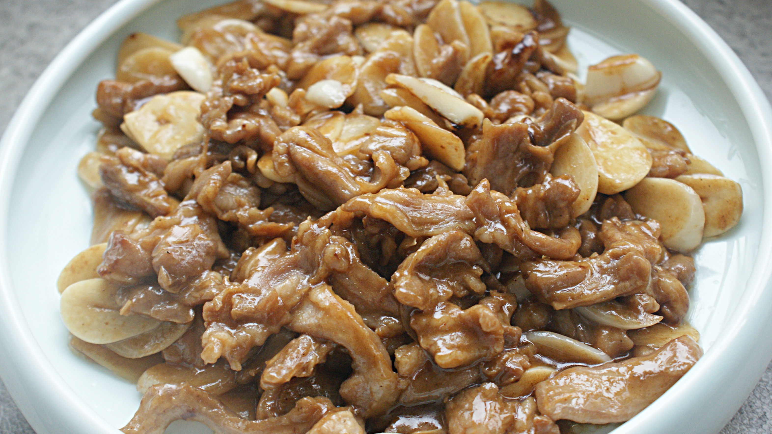 山东鲁菜蒜爆羊肉家庭版,蒜香浓郁、酸甜可口,老公一个劲说好吃
