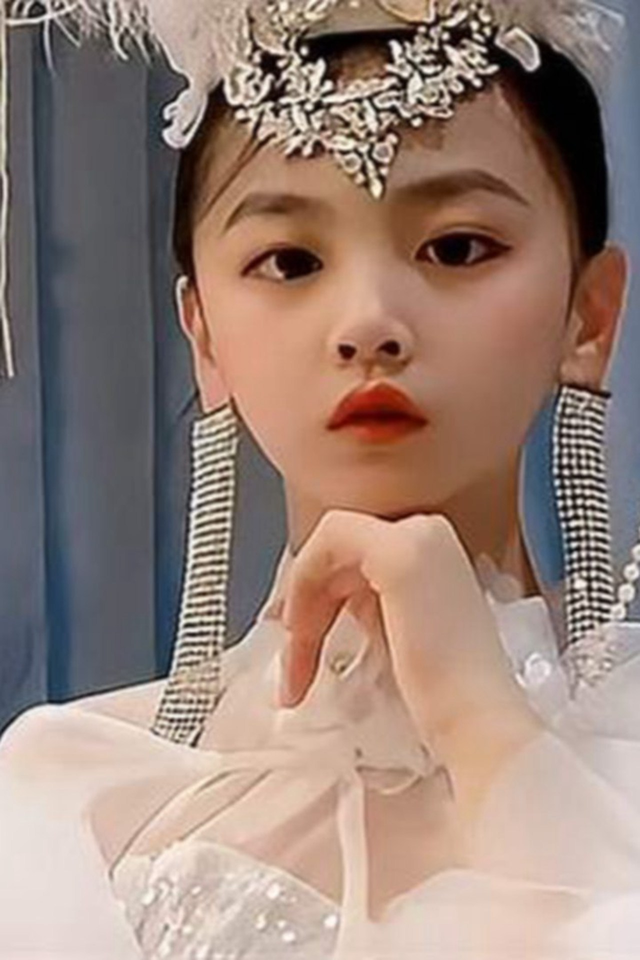 焱娃娃经常能收到礼物,家里应该有条件,不然肯定不会这样