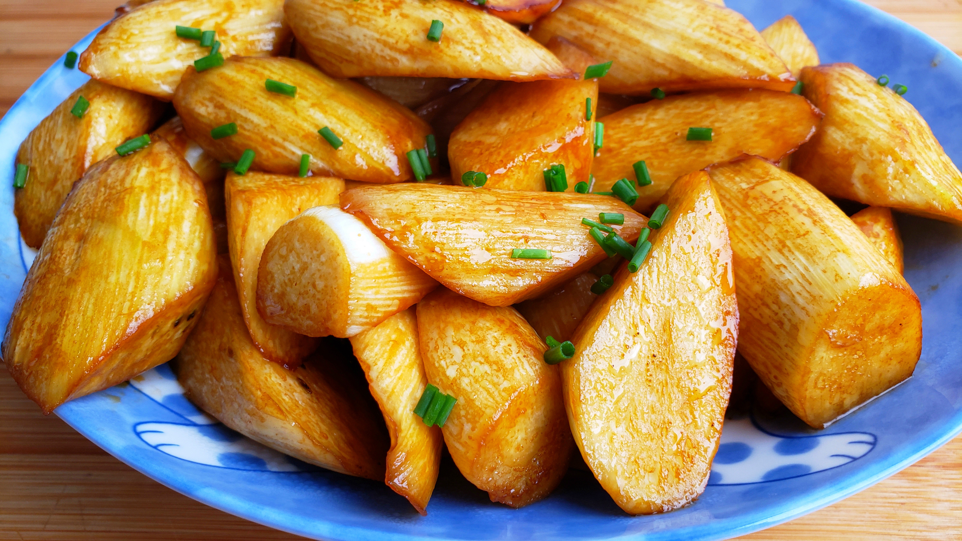 油焖茭白,原来做法这么简单,鲜嫩又多汁,学会就是一道拿手菜