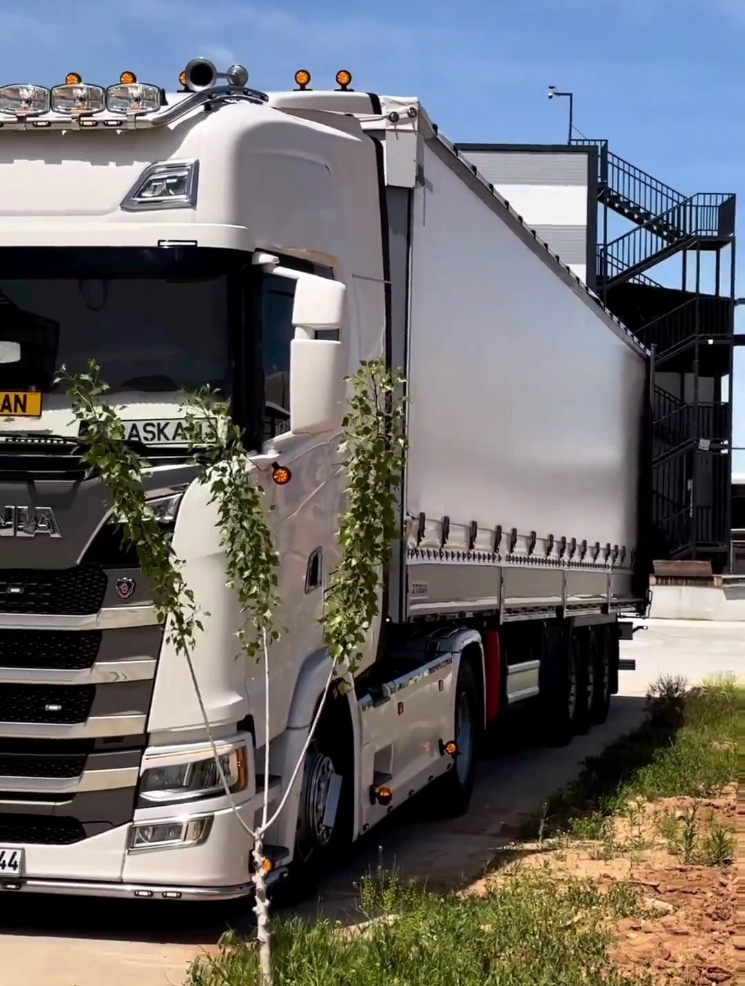 斯堪尼亚大卡车,不愧是公路之王,太霸气了