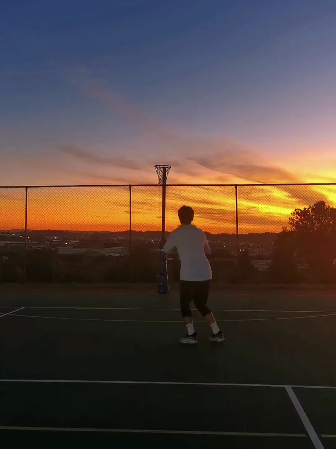 那天夕阳很美用篮球表达心情