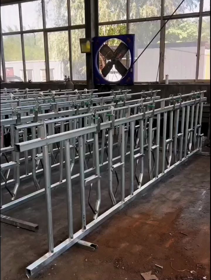 加厚热镀锌牛颈枷 牛场用牛颈夹