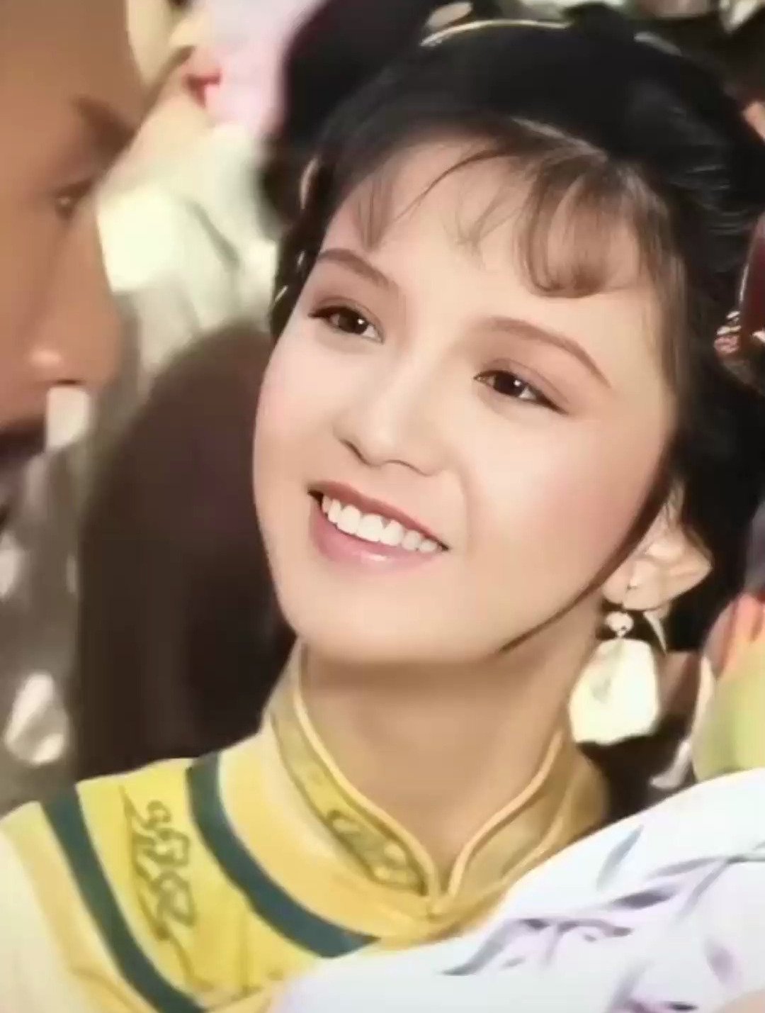 曾华倩的苗若兰真的太美了,太灵动了!