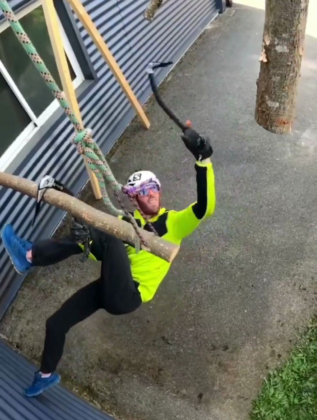 极限运动攀登,危险动作请勿模仿