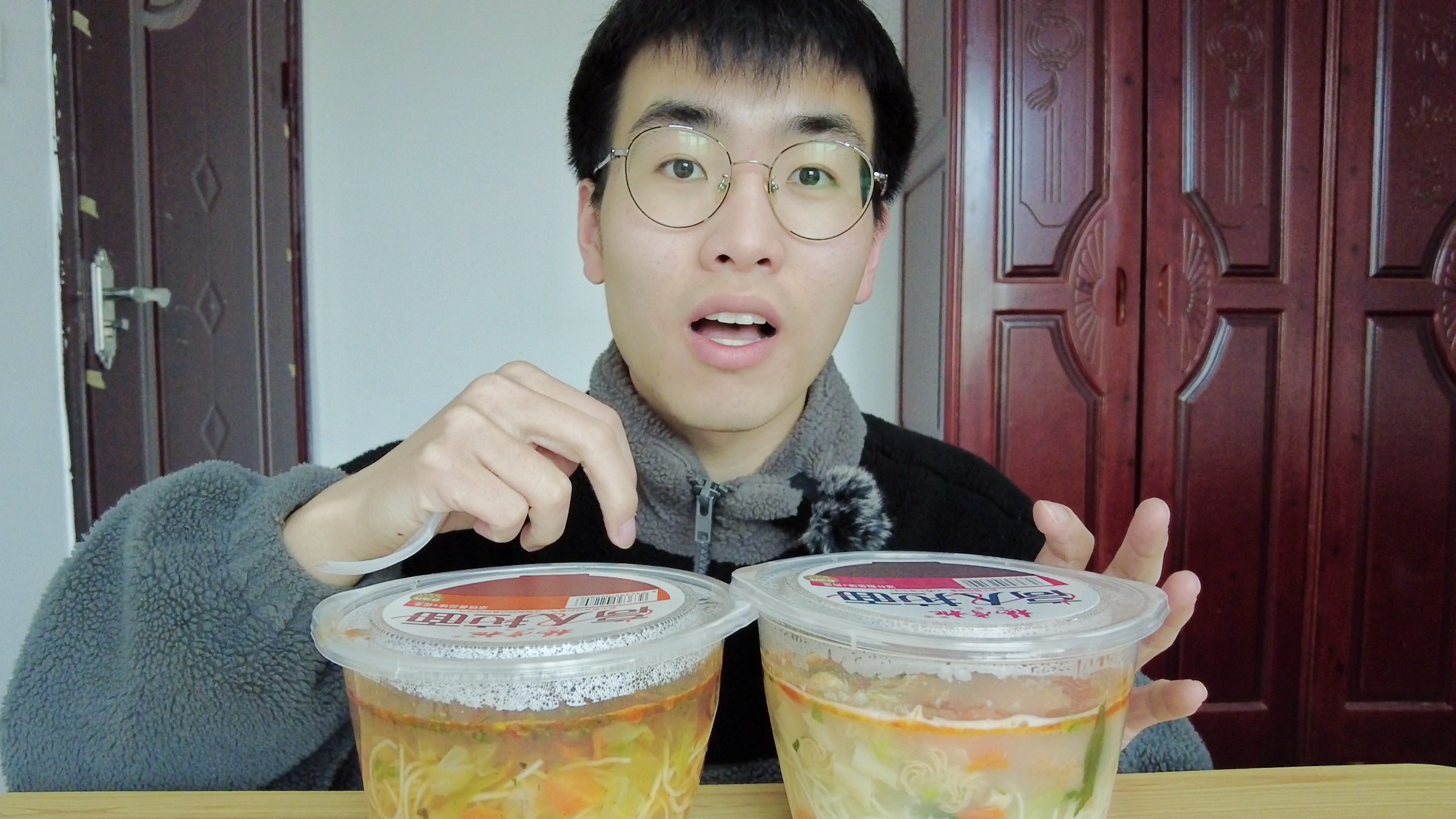第一次吃到漏装叉子的泡面,哈哈!味道还挺好!