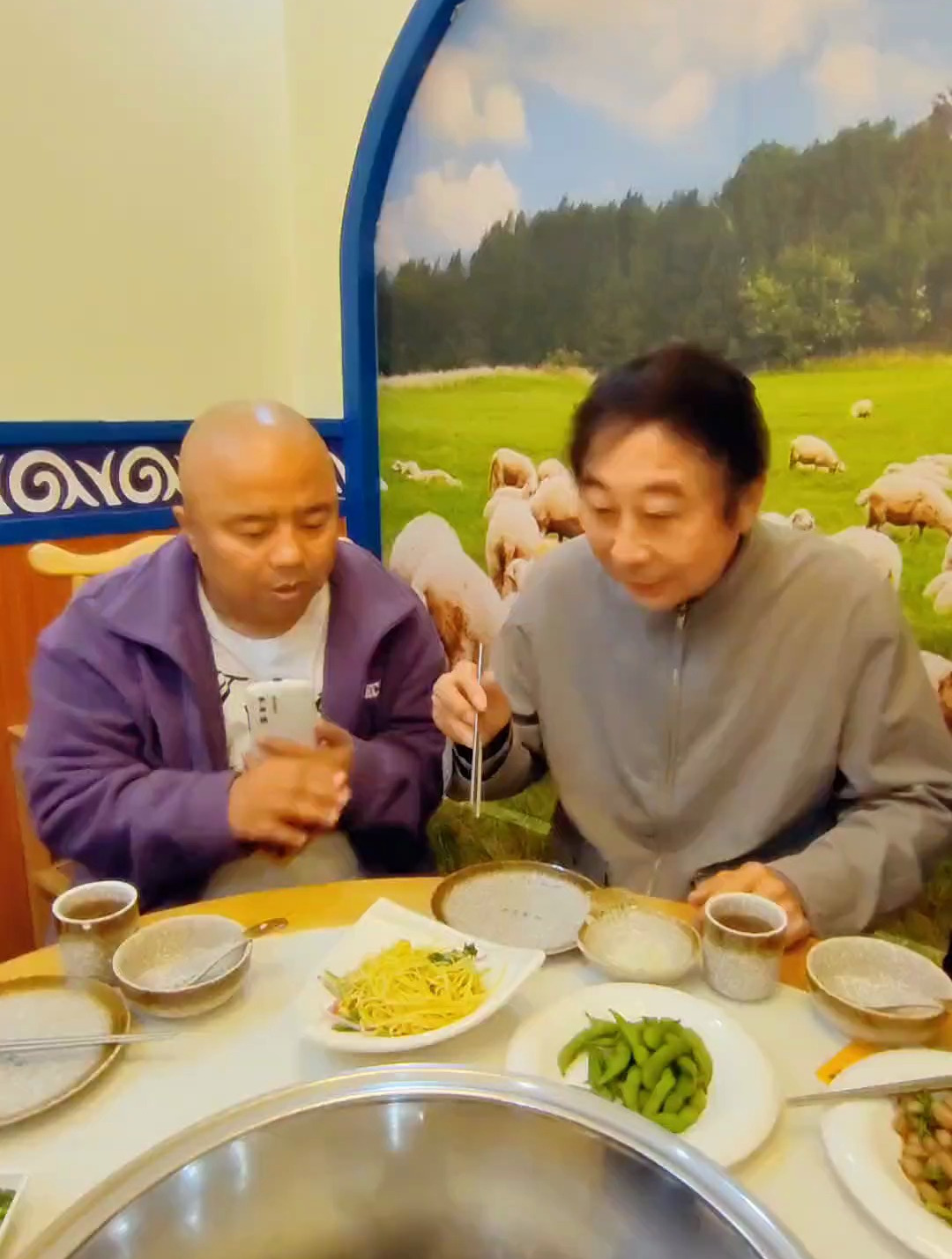 巩哥:光盘行动,拒绝剩宴!