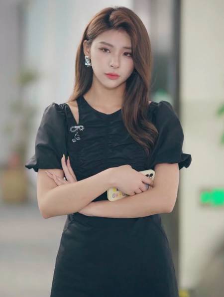 这么努力指挥股东的员工还是第一次见秦苒ran周扒痞情感职场反转-度小