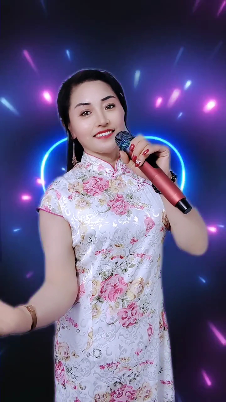 红姐演唱《无心的相遇》旋律优美动听,唱得扎心伤感,句句催泪