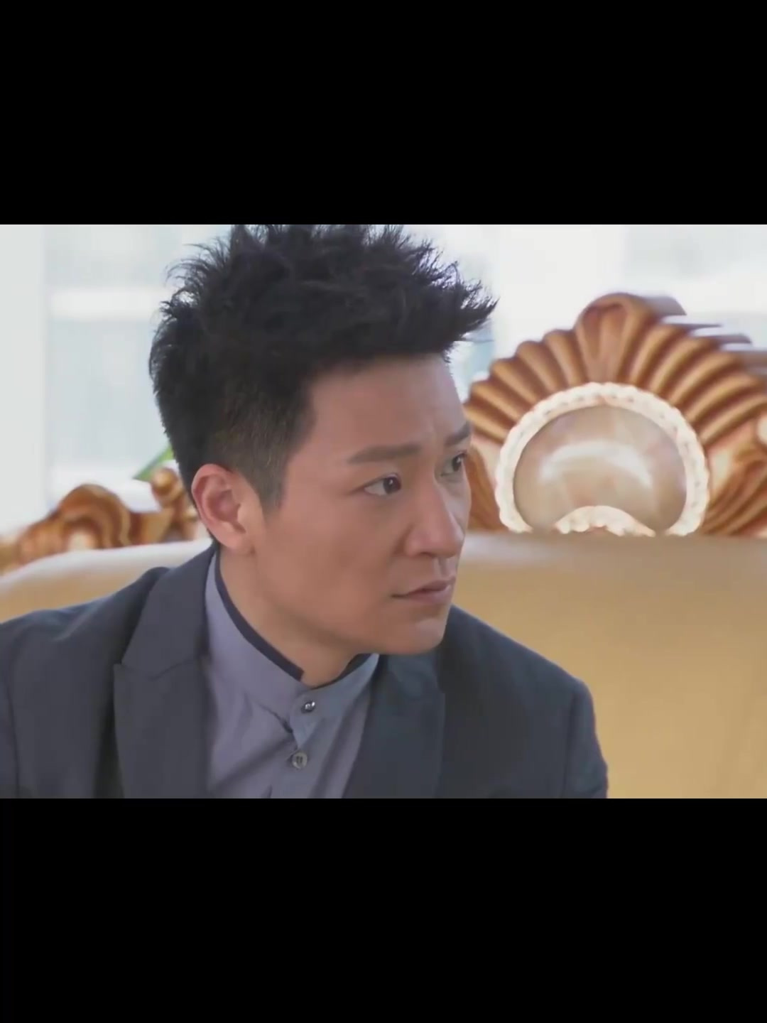 百万新娘之爱无悔:爱情复燃,前妻的冷眼与总裁的霸道拥抱